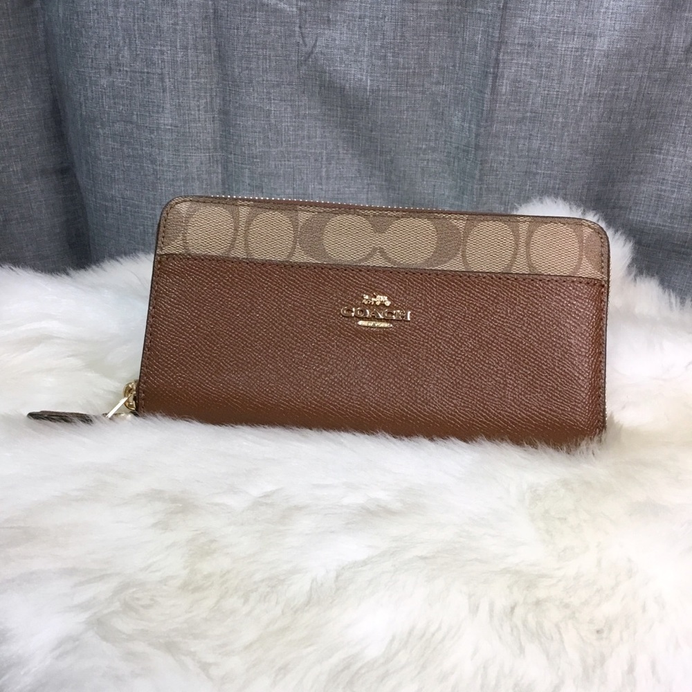 Coach Wallet - Picture 2 of 12